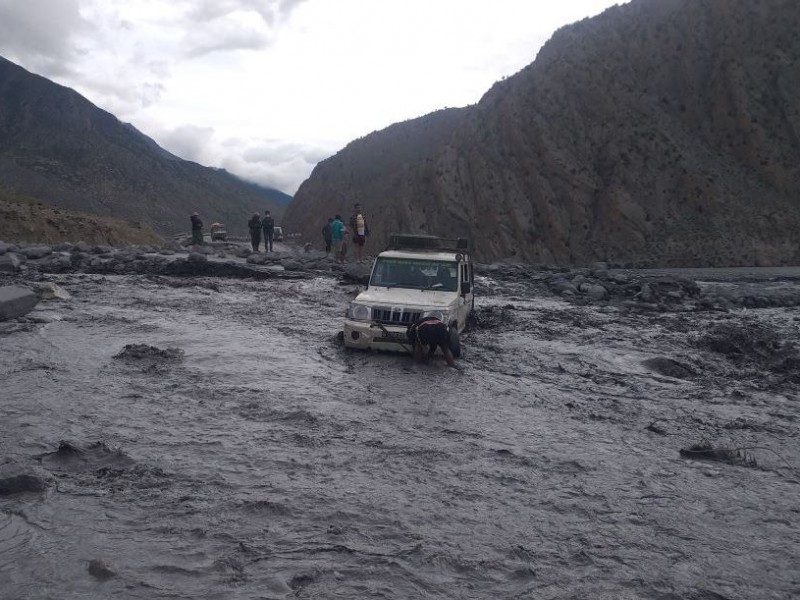 पग्लँदै हिमाली बस्ती